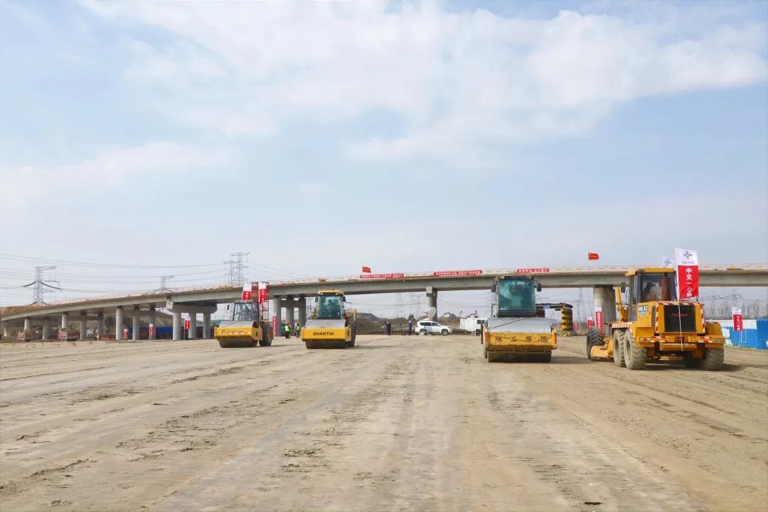 新闻直播间:中交一公局集团津石高速西段项目快速复工